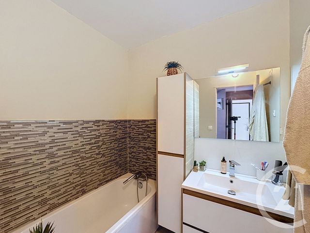Appartement F4 à vendre - 4 pièces - 73.56 m2 - VILLEURBANNE - 69 - RHONE-ALPES - Century 21 Rive Gauche
