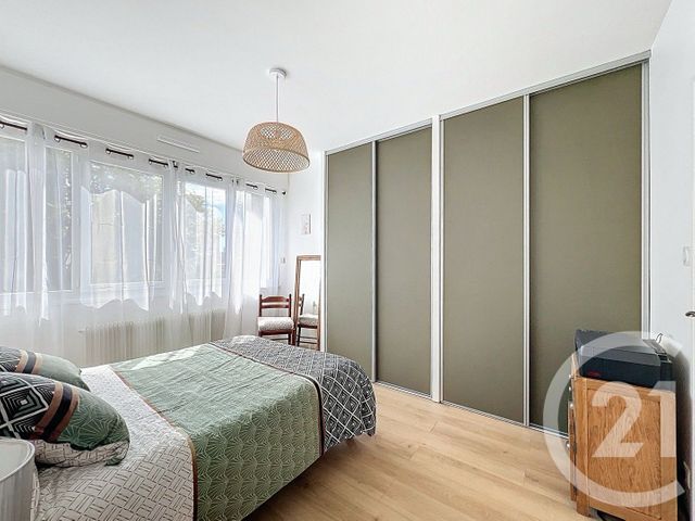 Afficher la photo en grand Appartement T2 à vendre - 2 pièces - 46.3 m2 - LYON - 69006 - RHONE-ALPES - Century 21 Rive Gauche