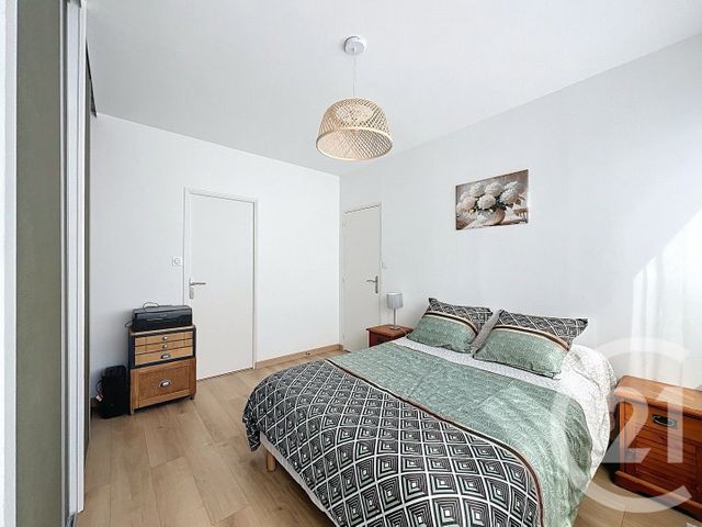 Afficher la photo en grand Appartement T2 à vendre - 2 pièces - 46.3 m2 - LYON - 69006 - RHONE-ALPES - Century 21 Rive Gauche