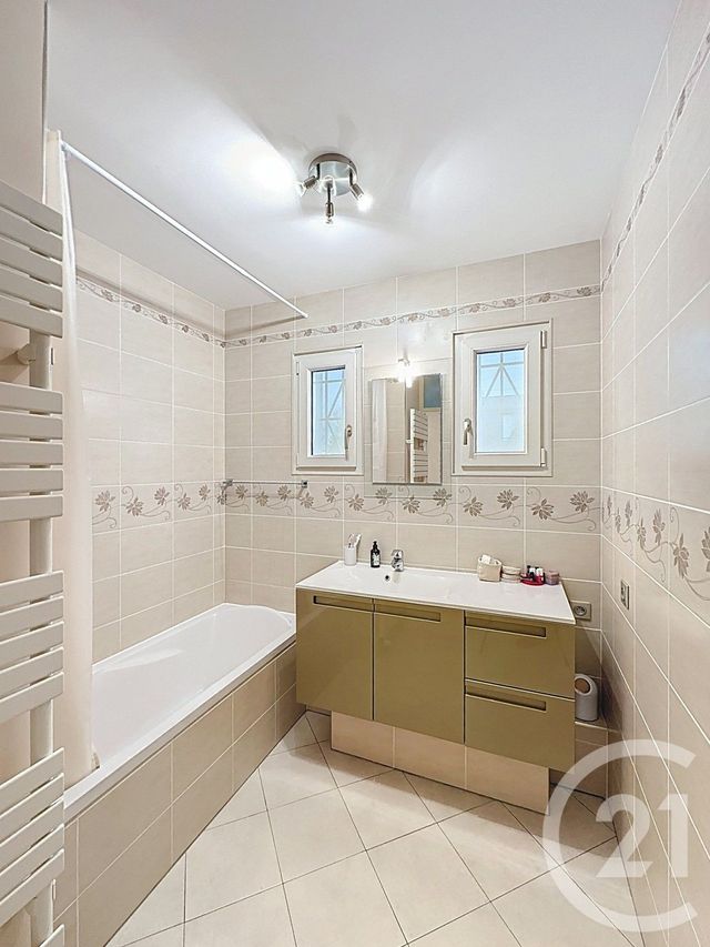 Appartement F3 à vendre - 3 pièces - 81.98 m2 - VILLARS LES DOMBES - 01 - RHONE-ALPES - Century 21 Rive Gauche