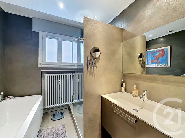 Appartement F5 à vendre - 5 pièces - 152.04 m2 - LYON - 69006 - RHONE-ALPES - Century 21 Rive Gauche