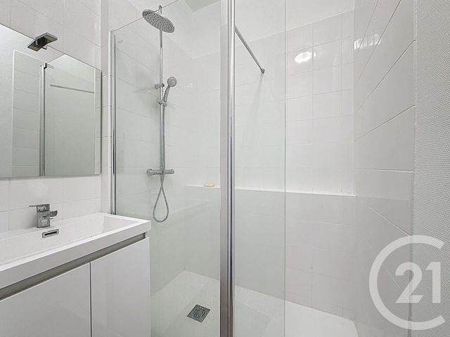 Appartement T2 à vendre - 2 pièces - 75.13 m2 - LYON - 69006 - RHONE-ALPES - Century 21 Rive Gauche