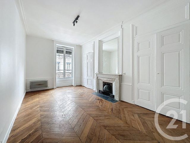 Appartement T2 à vendre - 2 pièces - 75.13 m2 - LYON - 69006 - RHONE-ALPES - Century 21 Rive Gauche