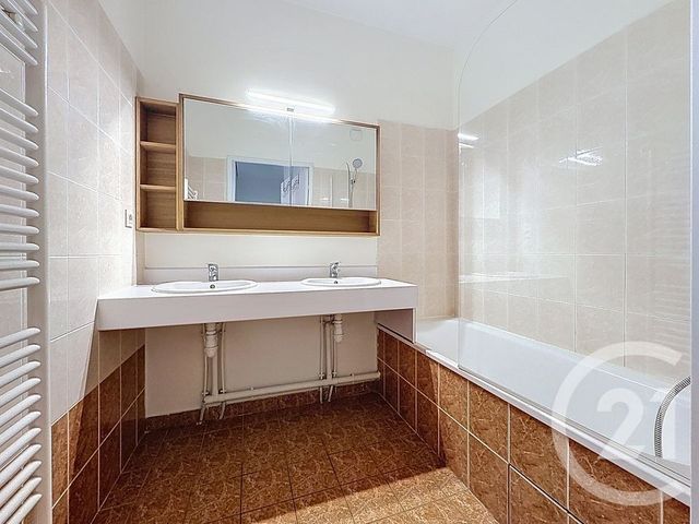 Appartement F5 à vendre - 5 pièces - 103.59 m2 - VILLEURBANNE - 69 - RHONE-ALPES - Century 21 Rive Gauche