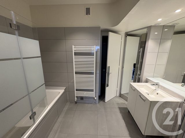 Appartement F5 à louer - 5 pièces - 188.11 m2 - LYON - 69006 - RHONE-ALPES - Century 21 Rive Gauche