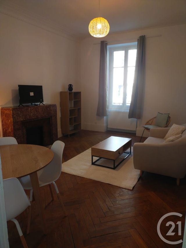 Appartement T2 à louer - 2 pièces - 60.44 m2 - LYON - 69006 - RHONE-ALPES - Century 21 Rive Gauche