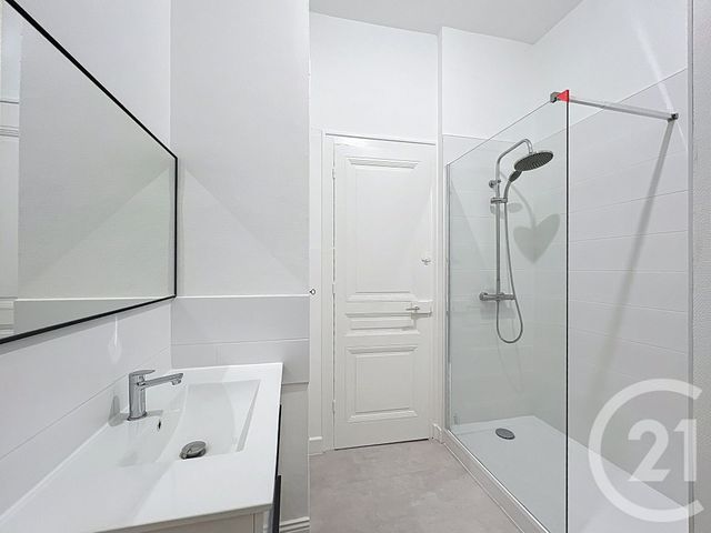 Appartement T2 à louer - 2 pièces - 60.44 m2 - LYON - 69006 - RHONE-ALPES - Century 21 Rive Gauche