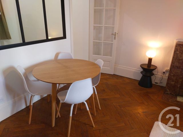 Appartement T2 à louer - 2 pièces - 60.44 m2 - LYON - 69006 - RHONE-ALPES - Century 21 Rive Gauche