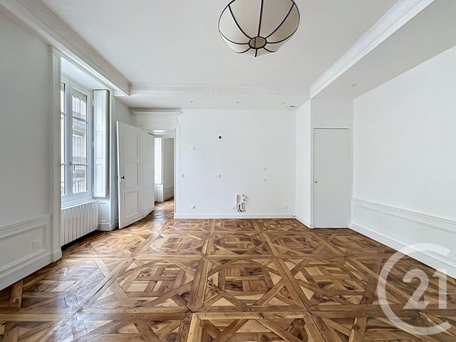 Appartement F2 à vendre - 2 pièces - 51.19 m2 - LYON - 69002 - RHONE-ALPES - Century 21 Rive Gauche