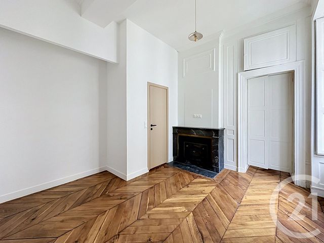 Appartement F2 à vendre - 2 pièces - 51.19 m2 - LYON - 69002 - RHONE-ALPES - Century 21 Rive Gauche